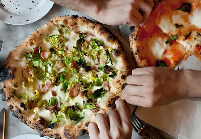 Poolside pizzeria - Included